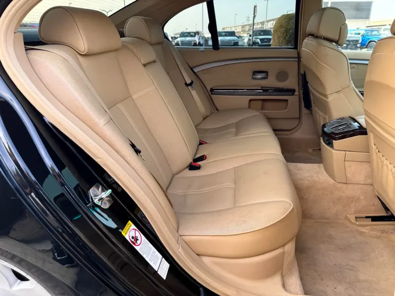 2007 BMW 7-Series 750i 8 Cylinders Engine Black Beige Sedan Neat and Clean Car