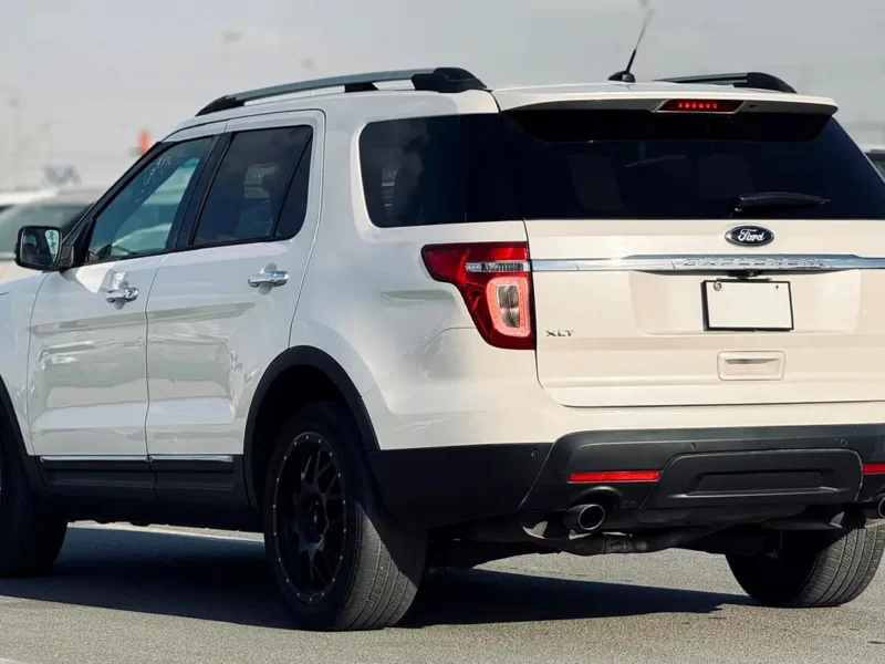 2014 Ford Explorer XLT 4 Cylinders Engine White Beige SUV MINT CONDITION