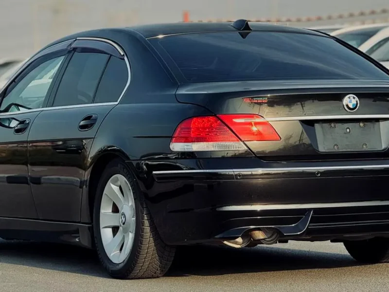 2007 BMW 7-Series 750i 8 Cylinders Engine Black Beige Sedan Neat and Clean Car