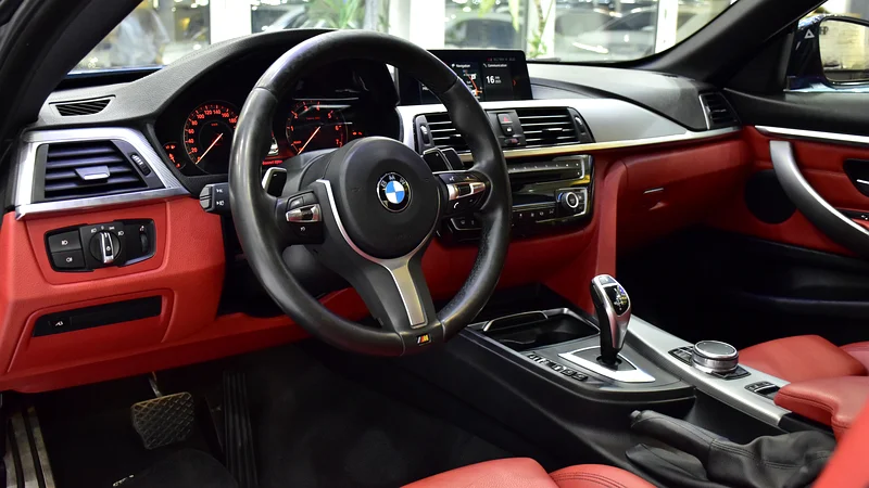 2019 BMW 4-Series 420i Convertible 4 Cylinder Engine Blue Red GCC Specs