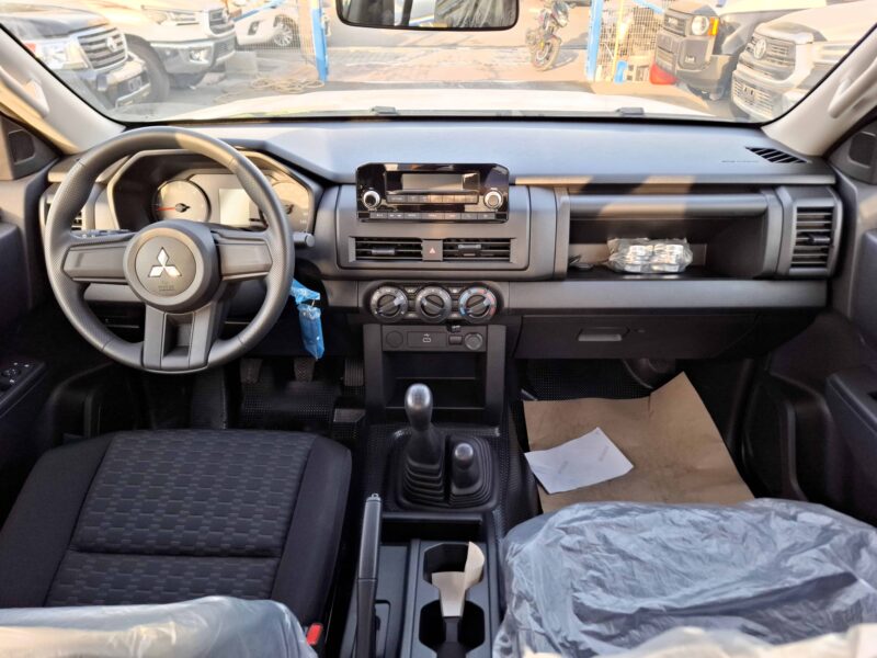 2025 Mitsubishi L200 2.4L 4 Cylinders Engine MT DC White Black Petrol Black Truck
