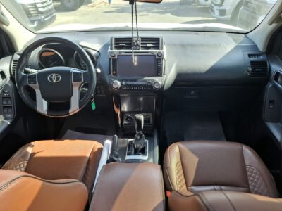 2016 Toyota Prado VXR 2.7L 4-Cylinder Petrol White Brown SUV GCC Specs