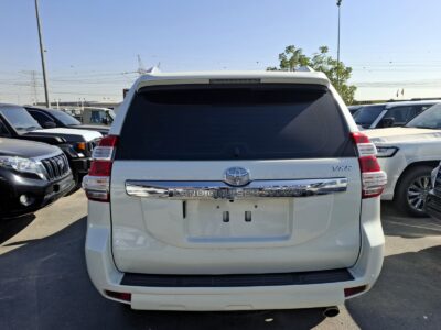 2016 Toyota Prado VXR 2.7L 4-Cylinder Petrol White Brown SUV GCC Specs
