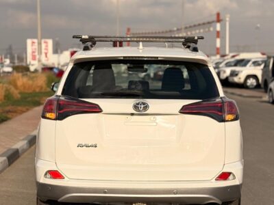 2017 TOYOTA RAV 4 LIMITED 4x4 2.5 Liter V4 Cylinder Engine White Black SUV