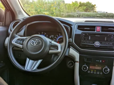 2022 Toyota Rush EX 4 Cylinders Engine White Grey SUV GCC Specs