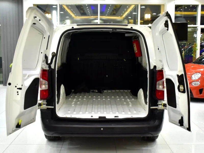 2022 Peugeot Partner Van Long Body 4 Cylinders Petrol Engine White Black Van GCC