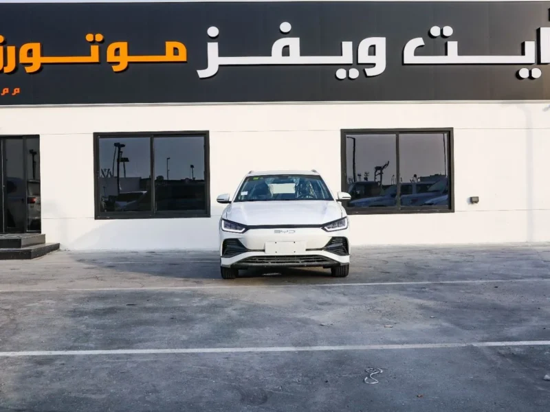 2025 BYD E2 Luxury Electric Car White Black Hatchback 405 km Range