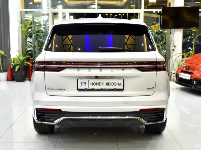 2026 Geely Monjaro GF 4 Cylinder Petrol Engine White Beige SUV GCC Specs
