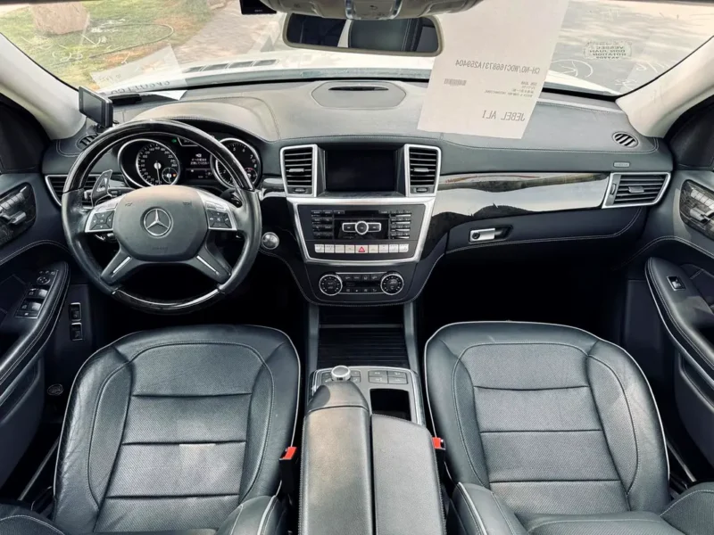 2014 Mercedes-Benz GL-Class GL 550 4Matic 8 Cylinder Engine White Black SUV