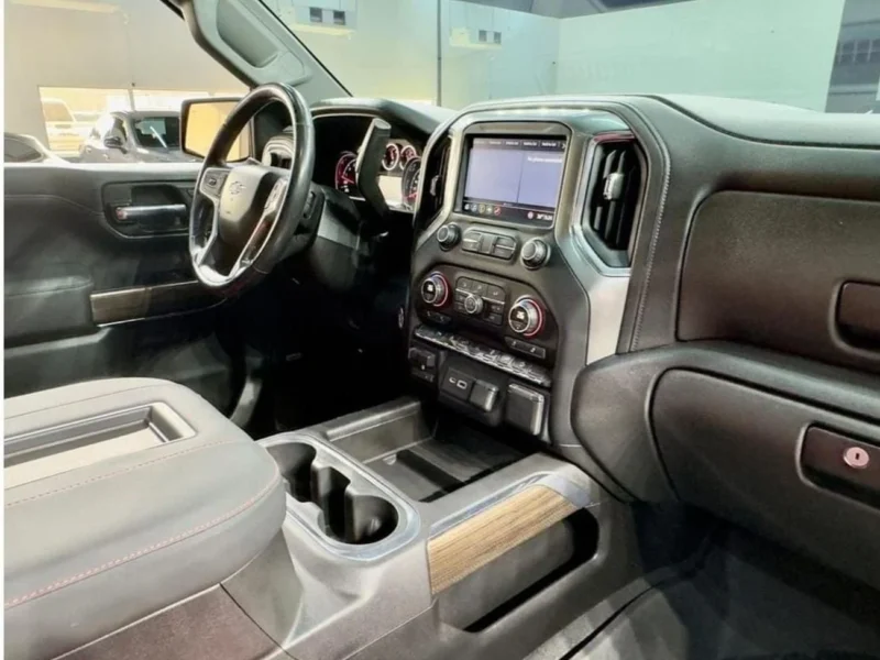 2021 Chevrolet Silverado Trail Boss Edition 5.3 L 8 Cylinders Engine Red Black Truck
