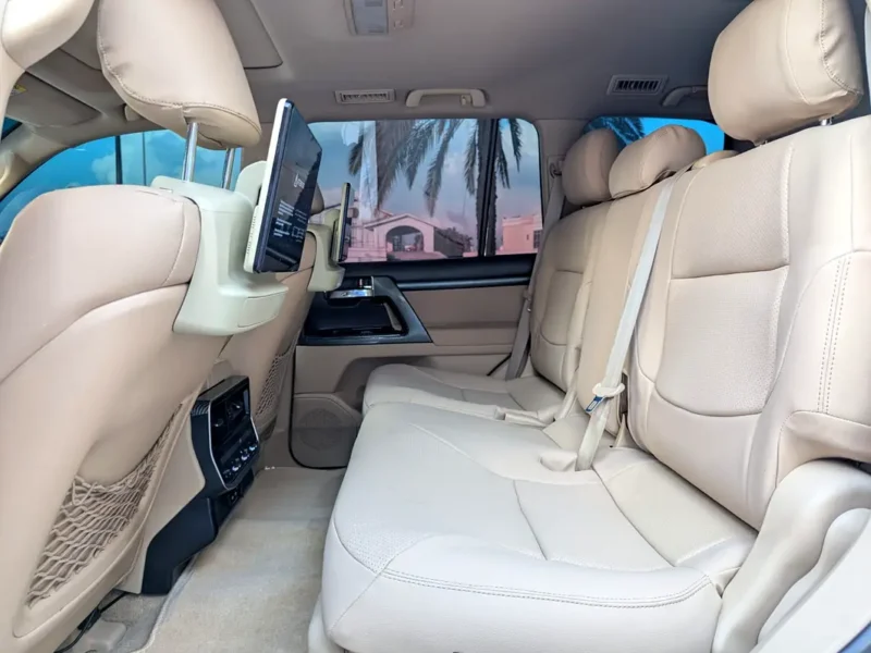 2014 Toyota Land Cruiser GXR TOP 6 Cylinders Petrol Engine White Beige SUV