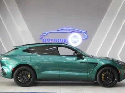 2022 Aston Martin DBX 550 4.0L twin-turbo V8 Engine Green Black SUV