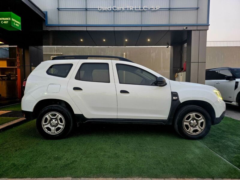 2021 Renault Duster 4WD 2.0 Liter 4 Cylinder Petrol Engine White Beige SUV