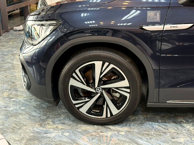 2022 Volkswagen ID.6 Crozz Pure+ Electric Car Blue Grey SUV 550 - 650 KM