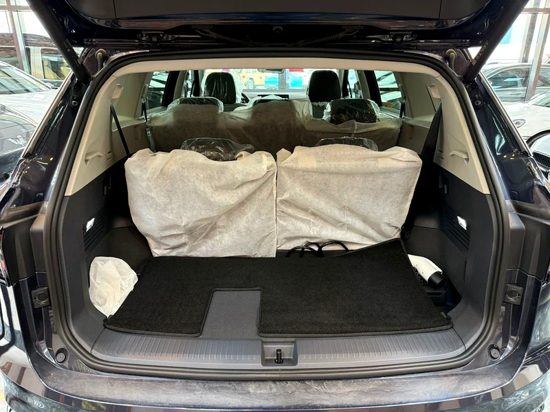 2022 Volkswagen ID.6 Crozz Pure+ Electric Car Blue Grey SUV 550 - 650 KM