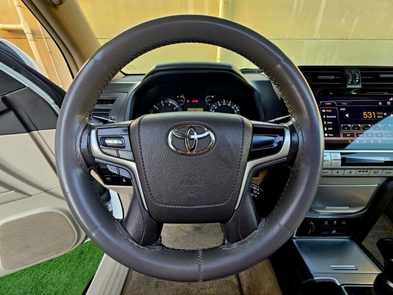 2019 Toyota Prado GXR V6 Engine 4.0 Liter 4WD White Beige SUV GCC