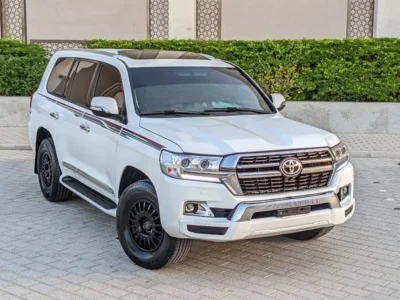 2008 Toyota Land Cruiser VXR TOP 8 Cylinders Petrol Engine White Red SUV