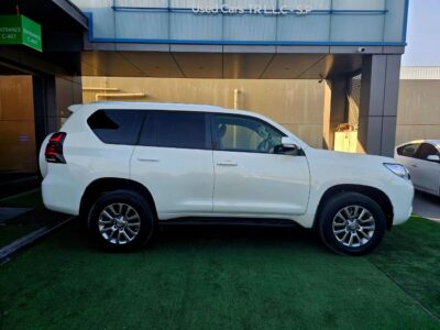 2019 Toyota Prado GXR V6 Engine 4.0 Liter 4WD White Beige SUV GCC