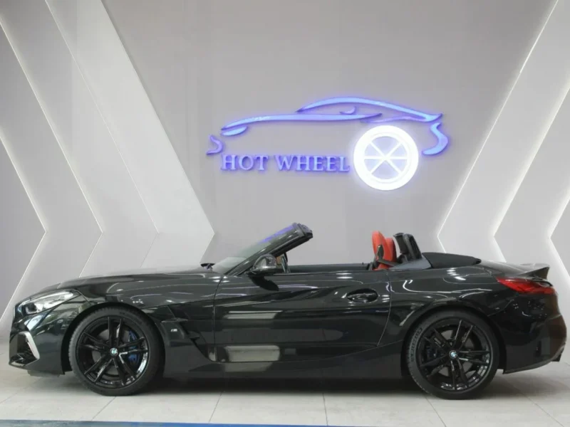 2022 BMW Z4 Sdrive 30i 2.0-liter turbocharged V4 Black Red Convertible GCC