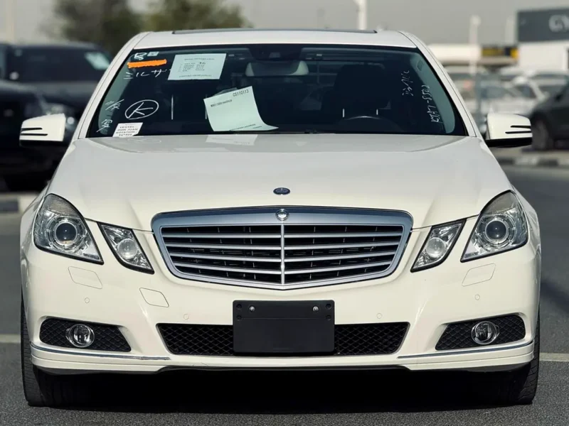 2011 Mercedes-Benz E-Class E 350 6 Cylinders Petrol Engine White Black Sedan