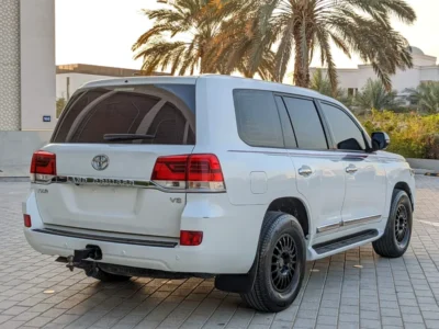 2008 Toyota Land Cruiser VXR TOP 8 Cylinders Petrol Engine White Red SUV