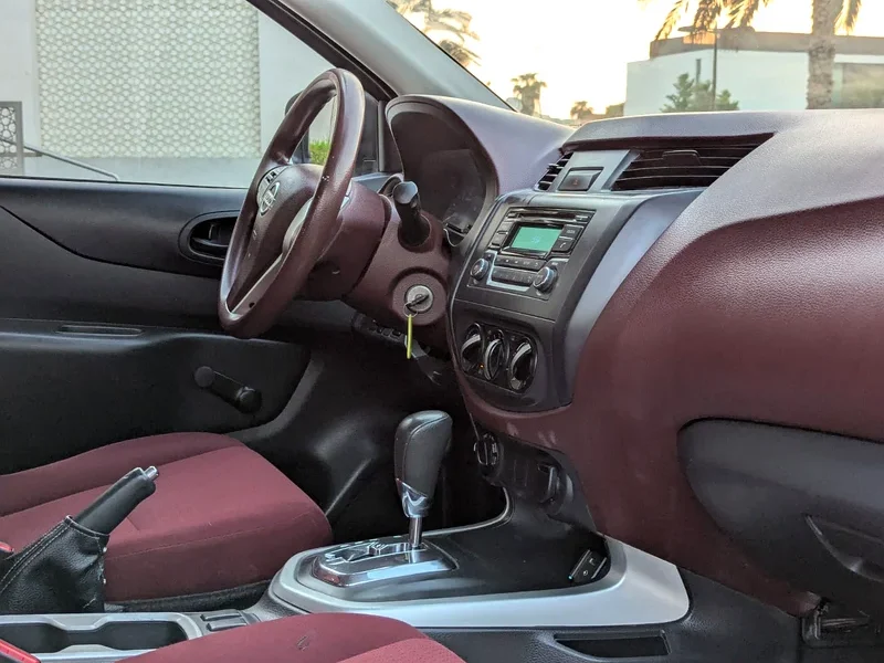 2022 Nissan Navara SE 4 Cylinder Petrol Engine White Red Pick Up Truck
