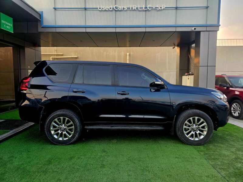 2021 Toyota Prado GXR V6 Engine 4.0 Liter 4WD Blue Beige SUV GCC Specs