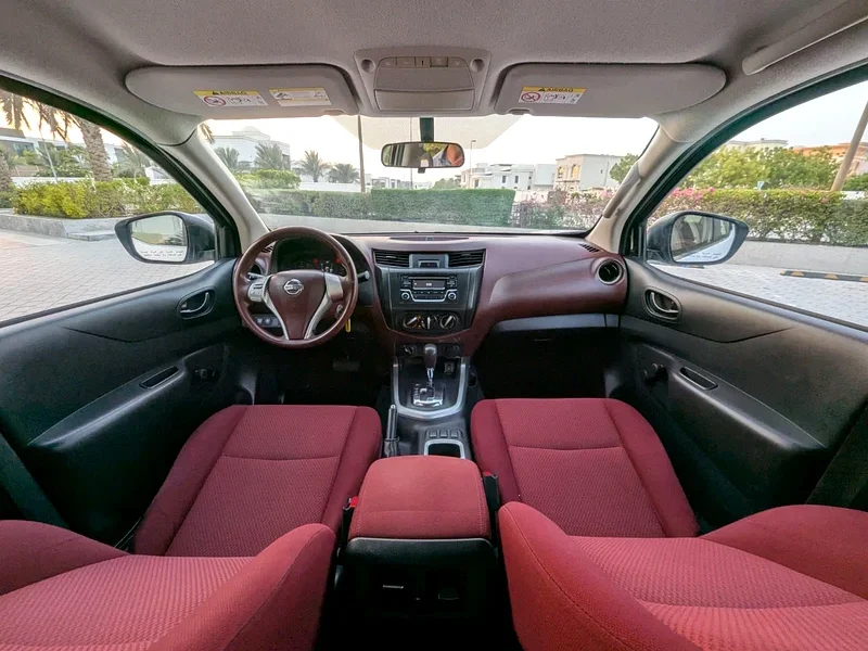 2022 Nissan Navara SE 4 Cylinder Petrol Engine White Red Pick Up Truck