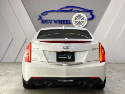 2018 Cadillac ATS 2.0-liter turbocharged 4-cylinder White Beige Sedan AWD