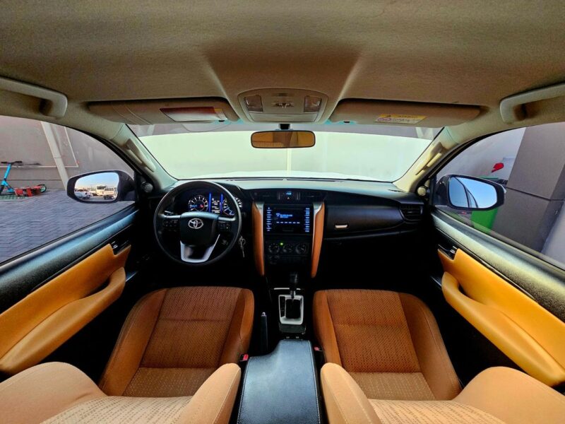 2020 Toyota Fortuner 2.7L EXR FORTUNER V4 4WD White Tan SUV GCC Specs