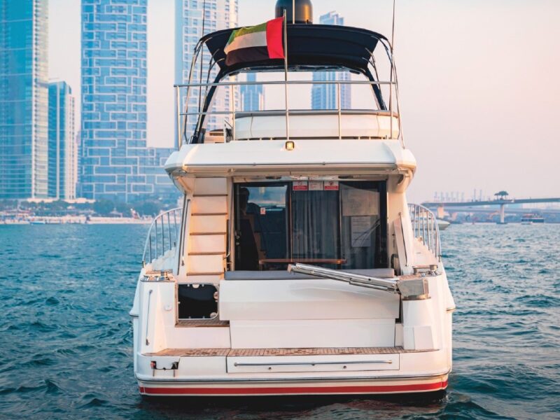 Yacht Charter in Dubai UAE 68ft up to 20 Person
