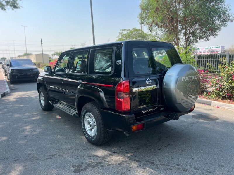 2024 Nissan Patrol Safari 4.8 Liter 6 Cylinder Petrol Engine M/T Black Grey SUV