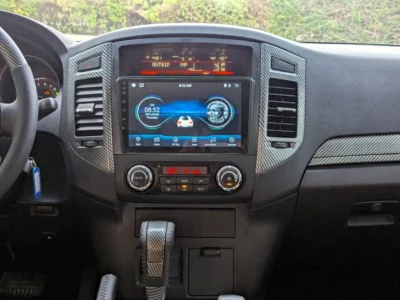2015 Mitsubishi Pajero GLS 6 Cylinders Petrol Engine White Brown SUV GCC