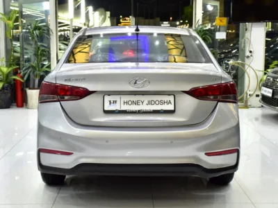 2020 Hyundai Accent Comfort 4 Cylinder Petrol Engine Silver Grey Sedan GCC