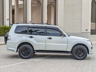 2015 Mitsubishi Pajero GLS 6 Cylinders Petrol Engine White Brown SUV GCC
