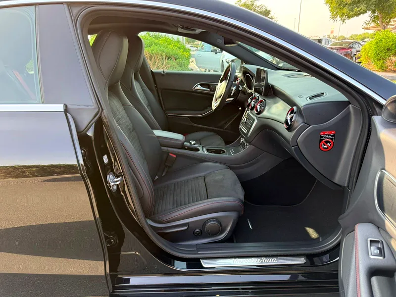 2019 Mercedes-Benz CLA CLA250 4 Cylinder Petrol Engine Black Sedan GCC Specs