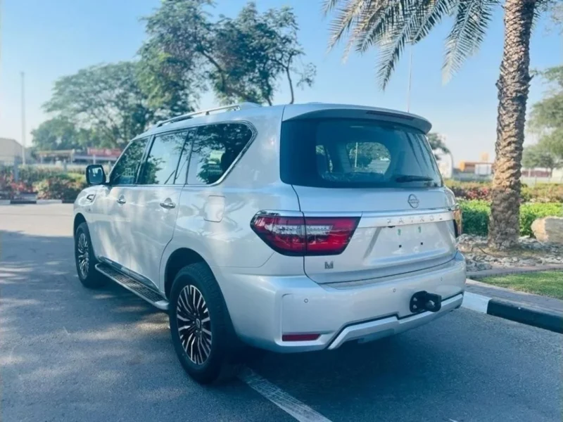 2024 Nissan Patrol V8 Cylinder Engine PLATINUM Silver Burgundy SUV GCC