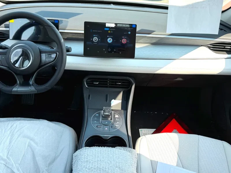 2025 BYD Seal 05 DM-I 4 Cylinder Hybrid Engine White Sedan
