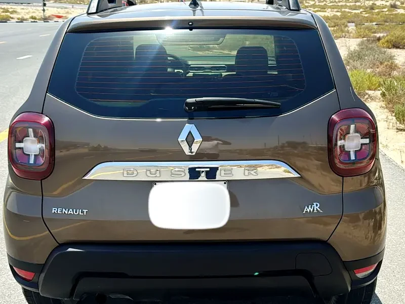 2022 Renault Duster LE 4 Cylinder Petrol Engine Brown Beige SUV GCC Specs