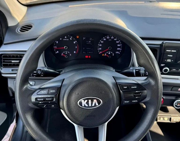 2018 Kia Rio Other 4 Cylinder Petrol Engine Grey Sedan GCC Specs