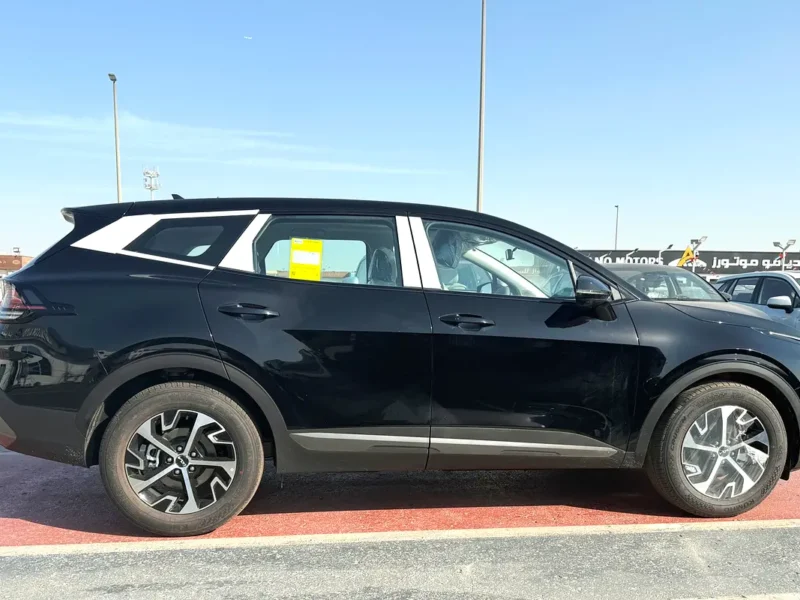 2025 Kia Sportage Other 4 Cylinders Petrol Engine Black White SUV