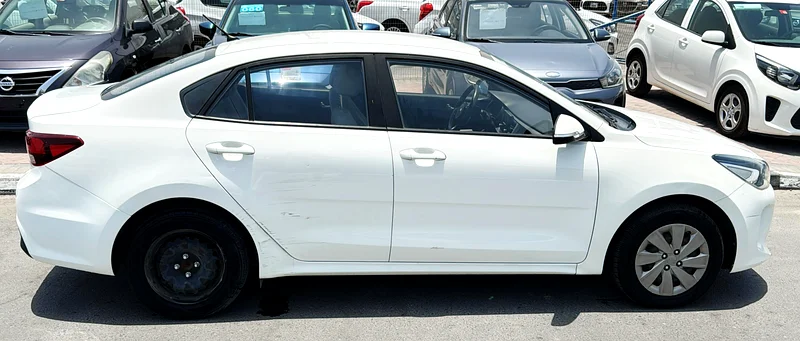 2019 Kia Rio Other 4 Cylinder Petrol Engine White Grey Sedan GCC Specs