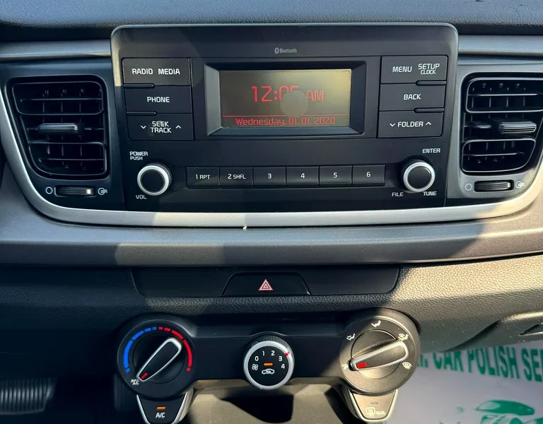 2018 Kia Rio Other 4 Cylinder Petrol Engine Grey Sedan GCC Specs