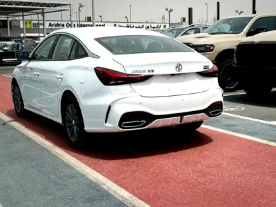 2025 MG MG5 Luxury 4 Cylinder Petrol Engine White Black Sedan