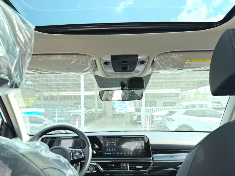 2025 Kia Seltos Luxury Edition 4 Cylinder Petrol Engine White Black SUV