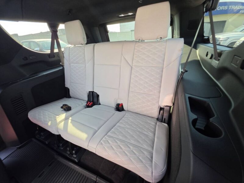 2025 CADILLAC ESCALADE ESV SPORT PLATINUM 6.2L V8 Black White SUV