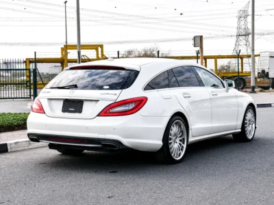 2013 Mercedes-Benz CLS-Class CLS 550 8 Cylinder Petrol Engine White Black Wagon