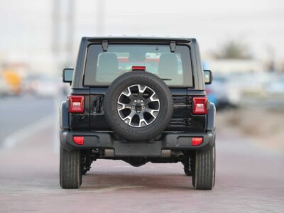 2024 Jeep Wrangler Unlimited Sahara 2.0L 4 Cylinders Engine Black Clear Coat