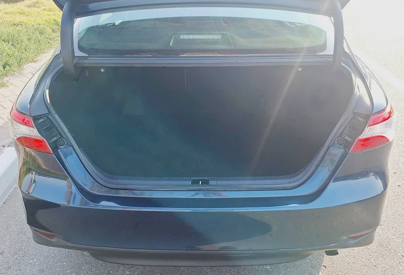 2018 Toyota Camry LE 4 Cylinder Petrol Engine Blue Grey Sedan