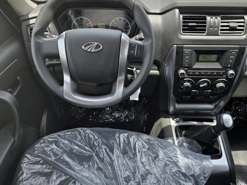 2025 Mahindra S6 Pickup 4x4 DC MT 2.2L 4 Cylinder Engine Diesel White Black